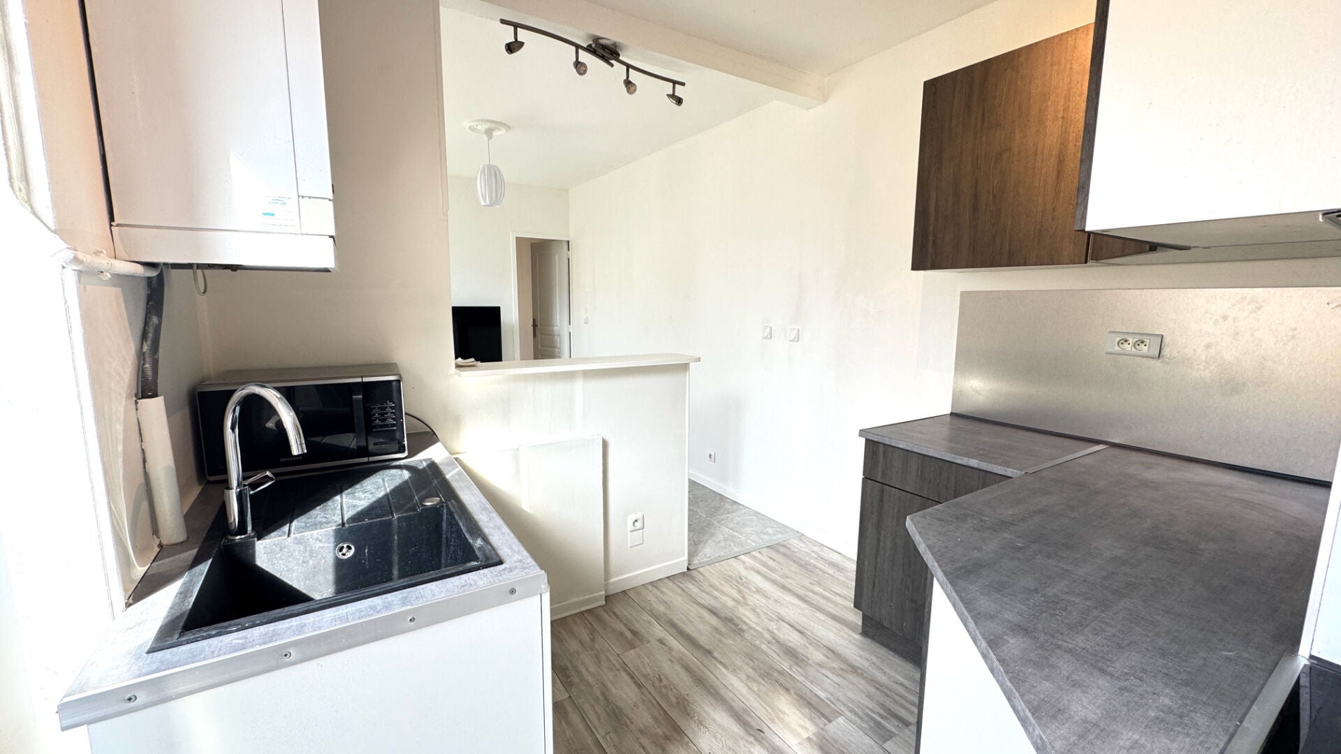 Appartement Place Léon Cassé à Corbeil-Essonnes