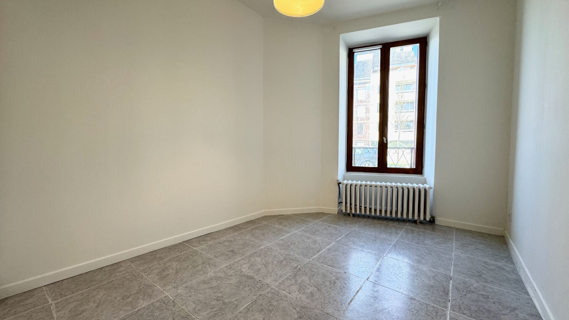 Appartement Place Léon Cassé à Corbeil-Essonnes
