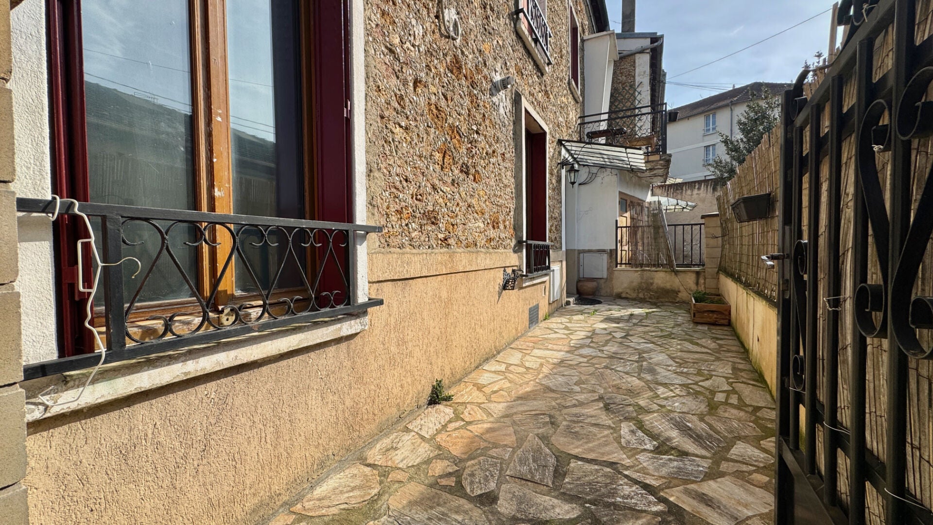 Appartement Place Léon Cassé à Corbeil-Essonnes