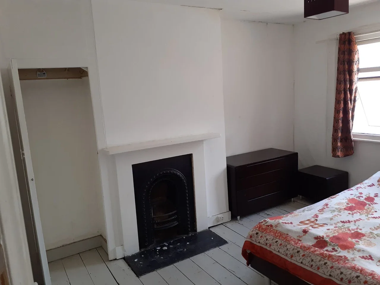 Room Goodhall Street in Greater London