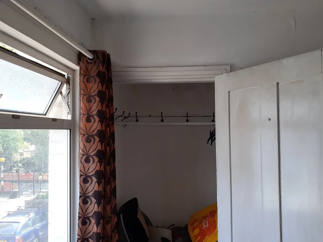 Room Goodhall Street in Greater London
