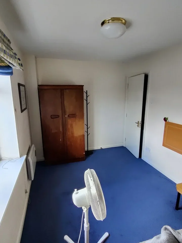 Room Staines Road in Borough of Spelthorne