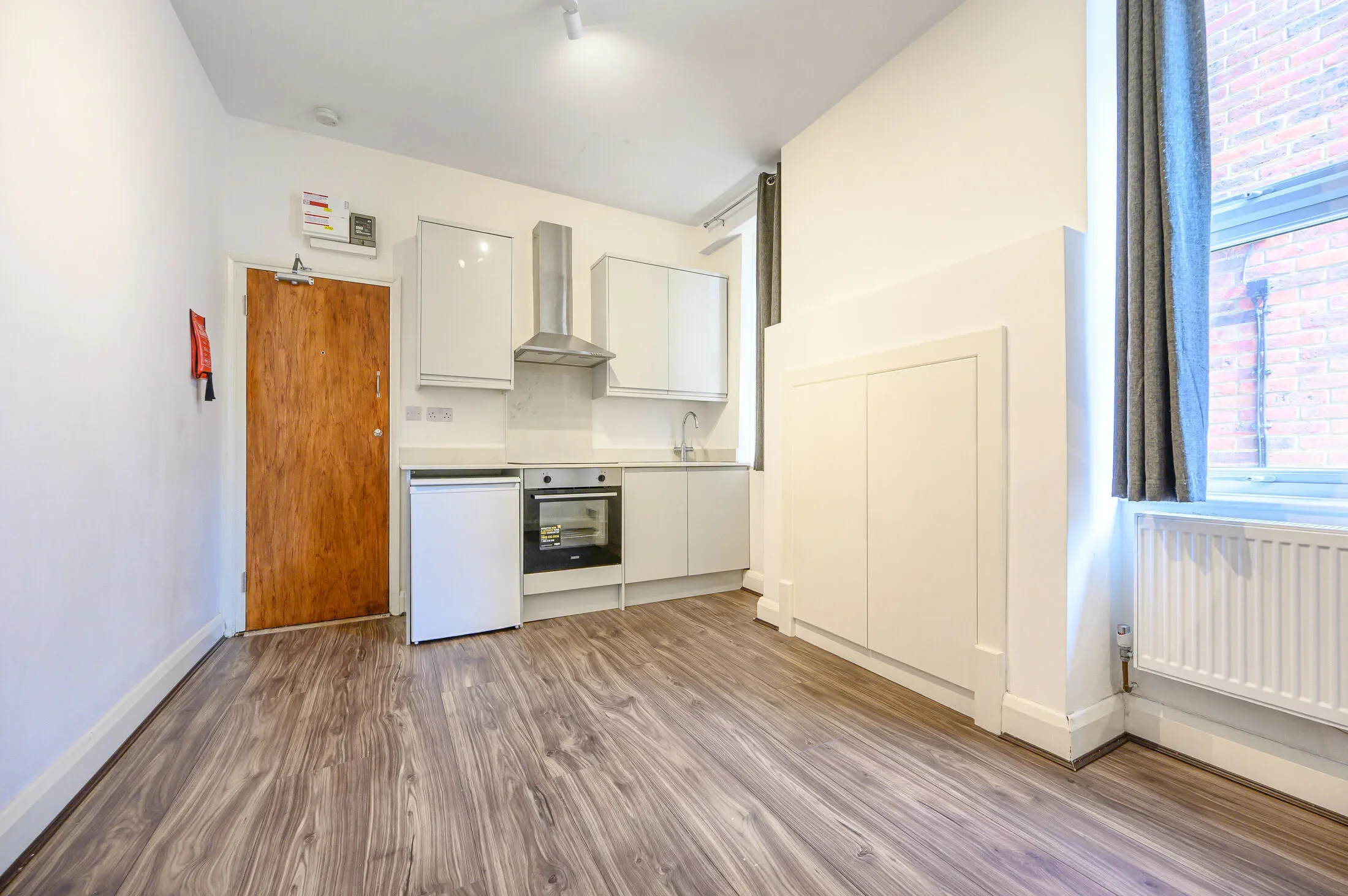 Flat Hoop Lane in Greater London