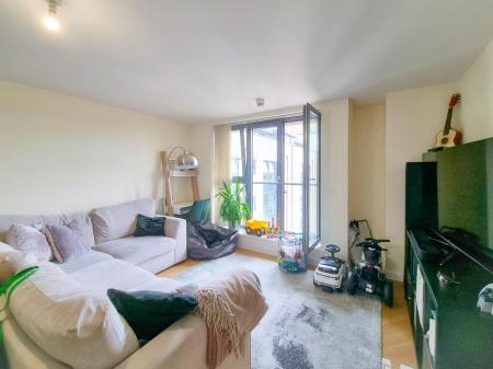 Flat St Albans Road in Watford