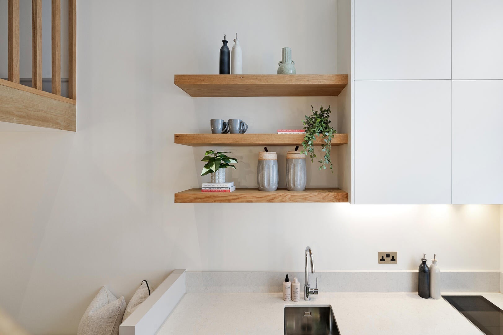 Flat Bramham Gardens in Greater London