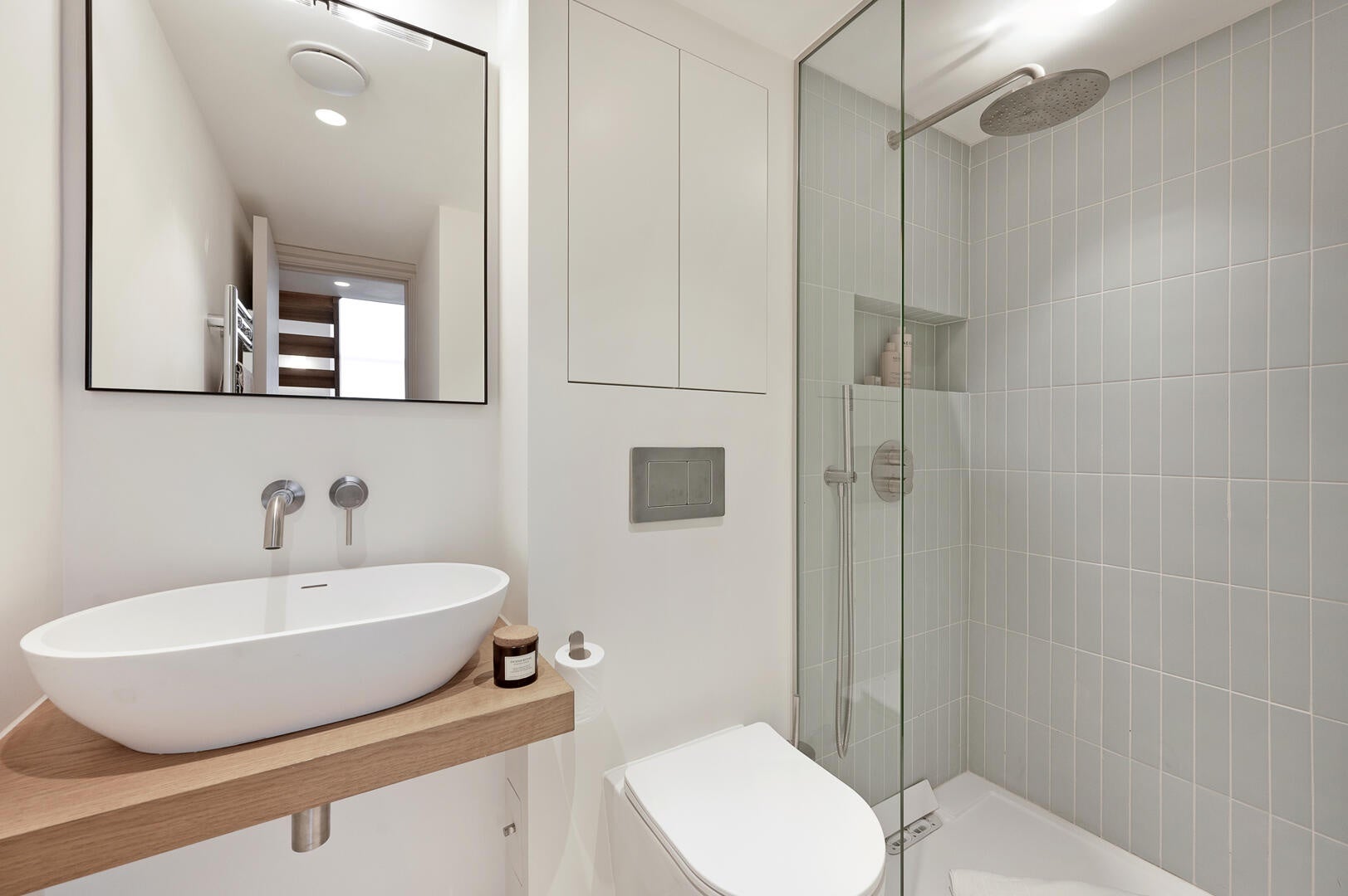 Flat Bramham Gardens in Greater London