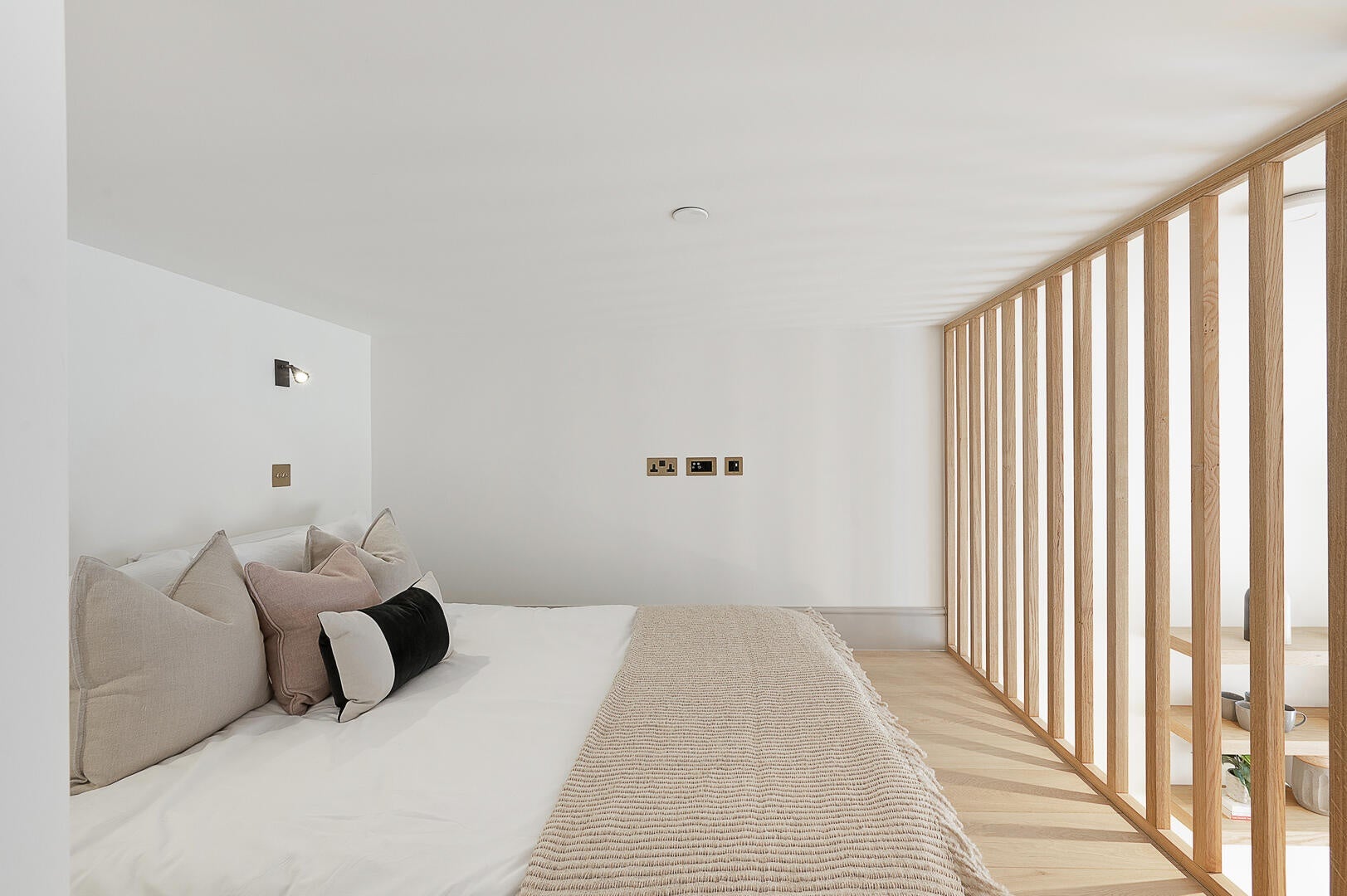 Flat Bramham Gardens in Greater London
