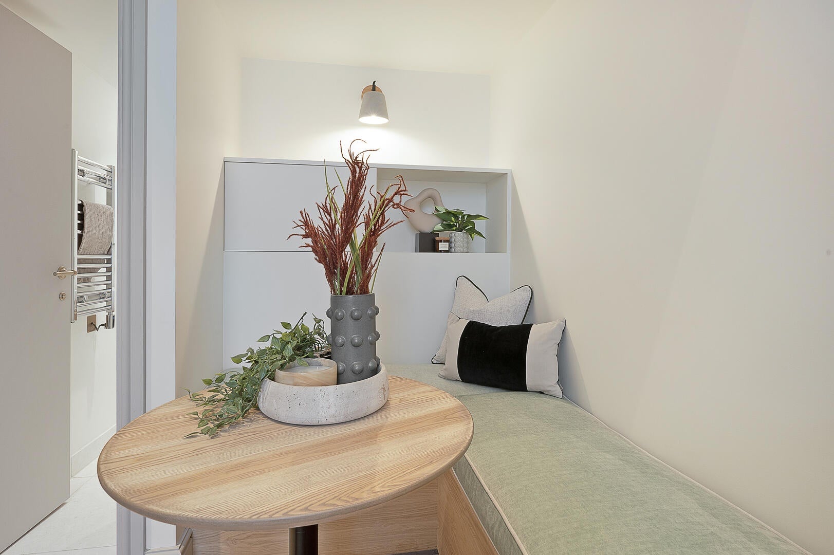 Flat Bramham Gardens in Greater London