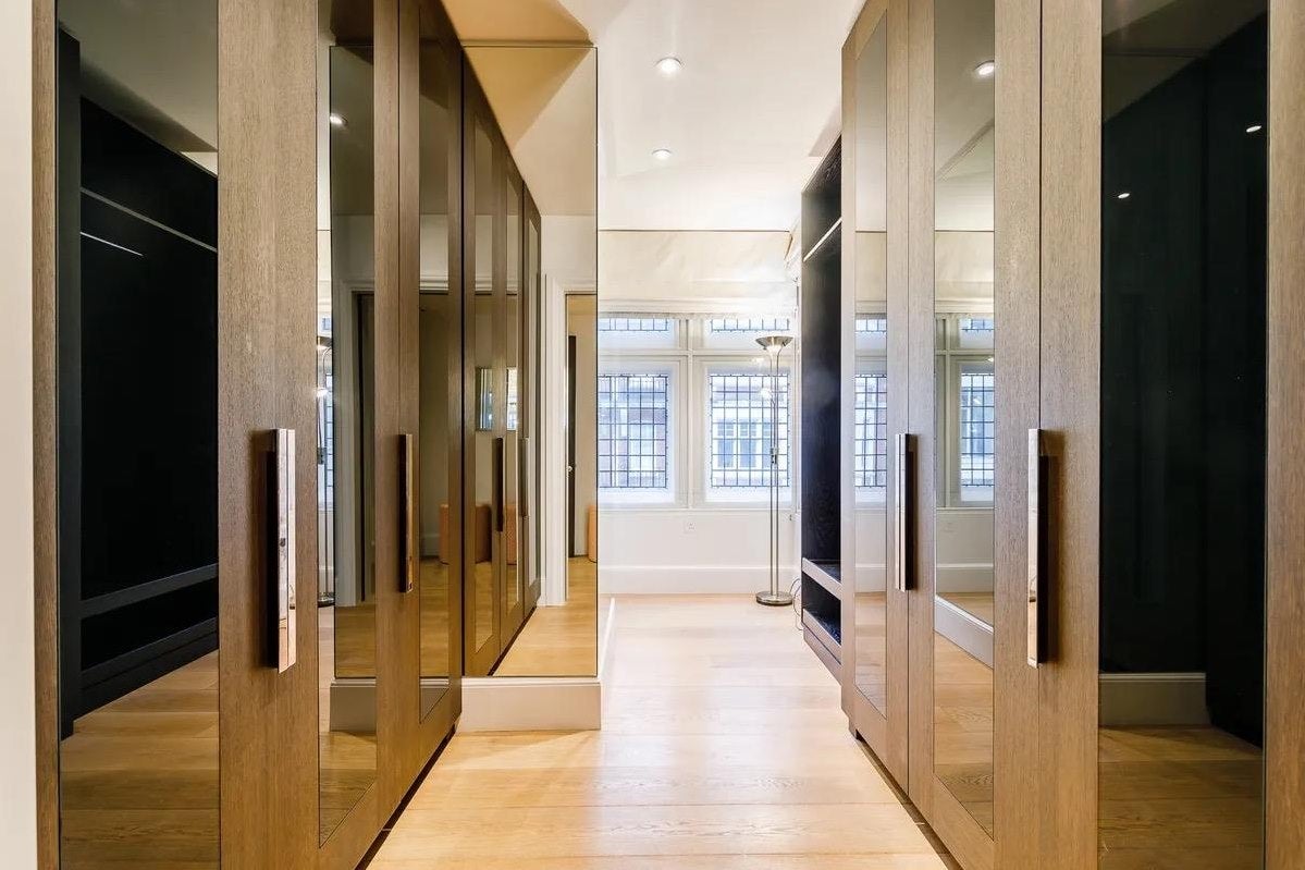 Flat Duke Street in City of Westminster