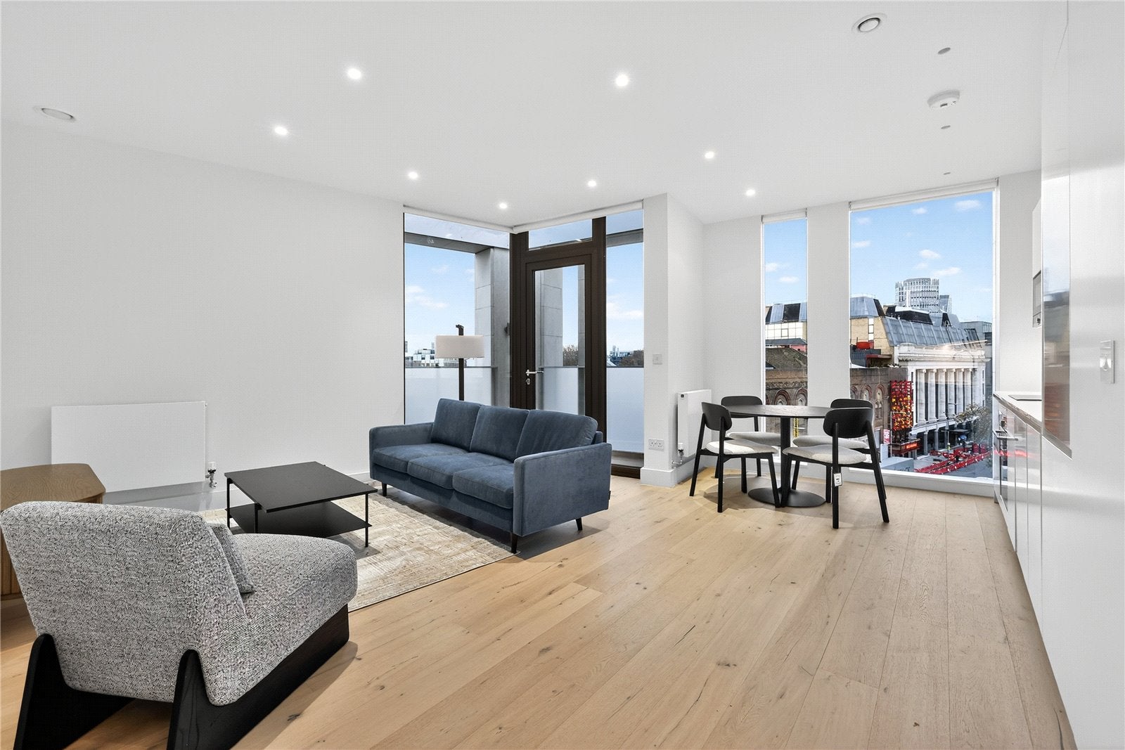 Flat Pear Place in Greater London