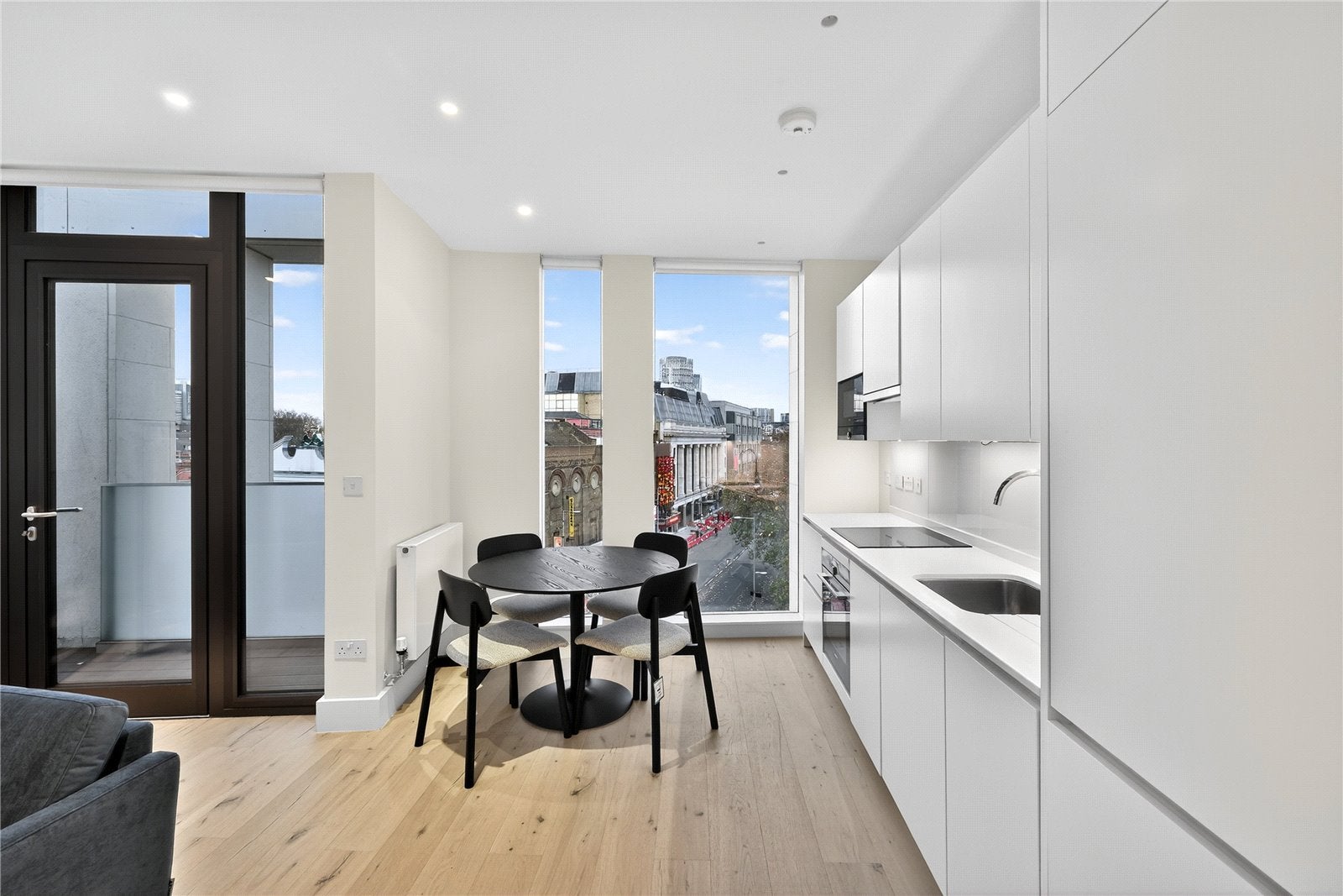 Flat Pear Place in Greater London