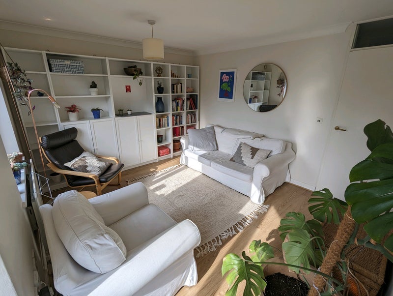 Room Downs Road in Greater London