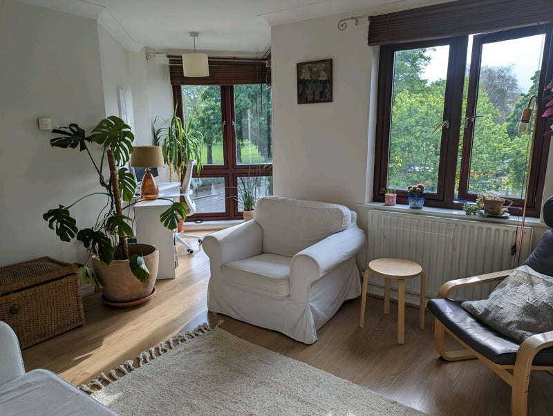 Room Downs Road in Greater London