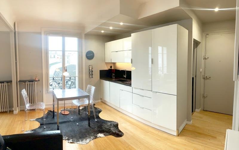 Flat Rue Duhesme in Paris