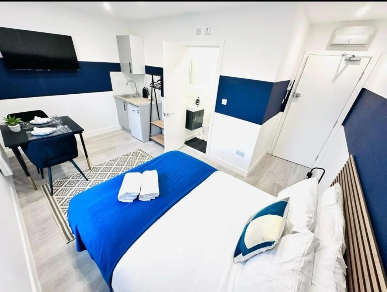 Flat Coldharbour Lane in Greater London