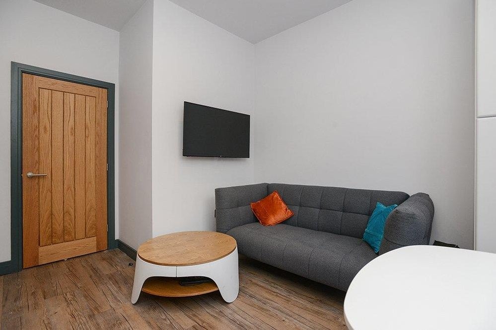 Flat Waverley Street in Nottingham