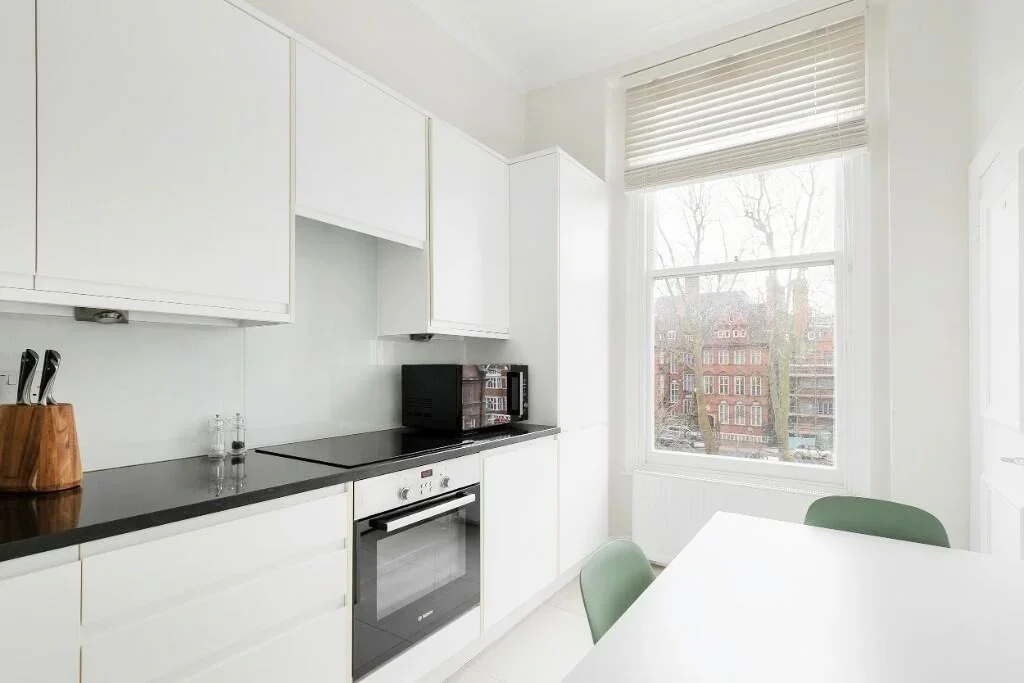 Flat Courtfield Road in Greater London