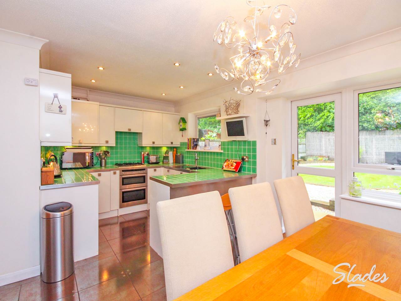 House Cuckoo Hill Way in Bransgore