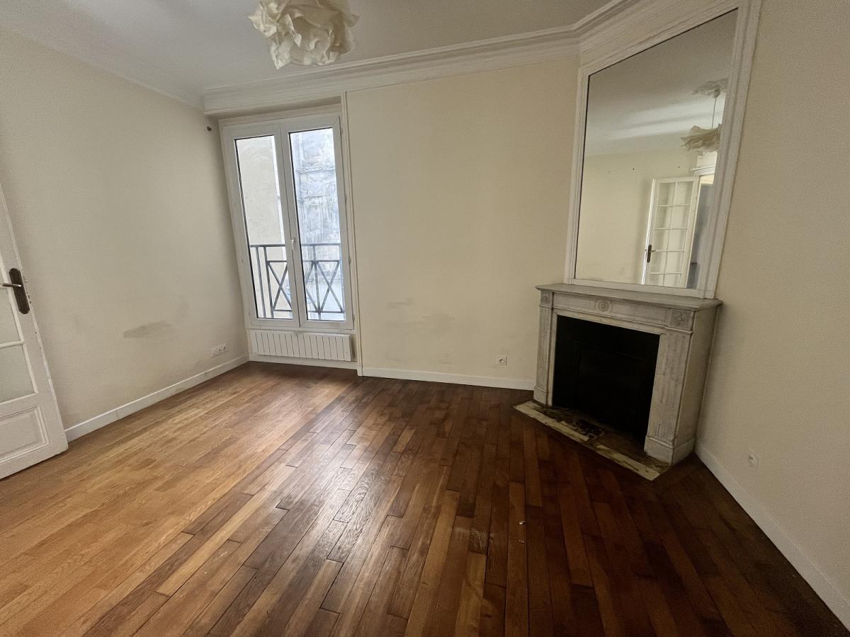 Flat Rue du Faubourg Saint-Denis in Paris