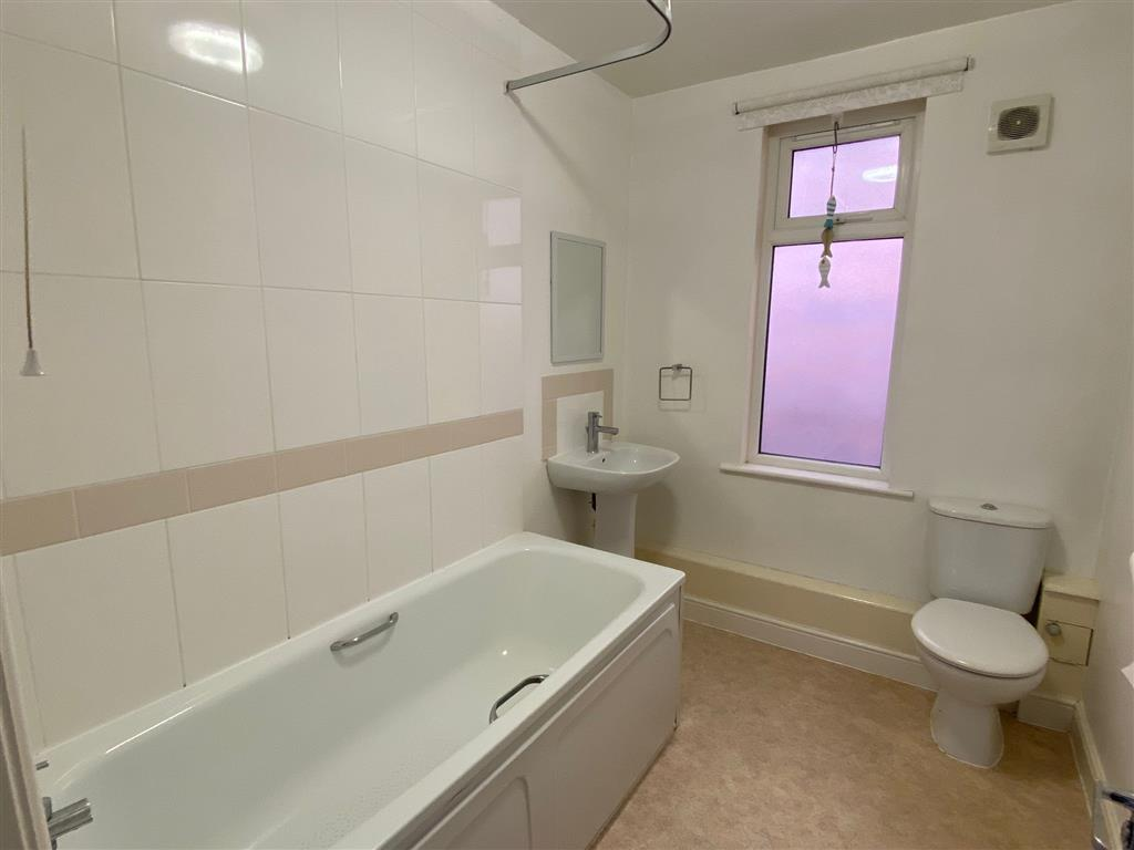 Flat Emsworth Road in Southampton