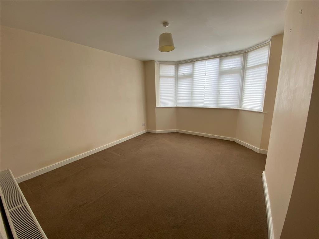 Flat Emsworth Road in Southampton