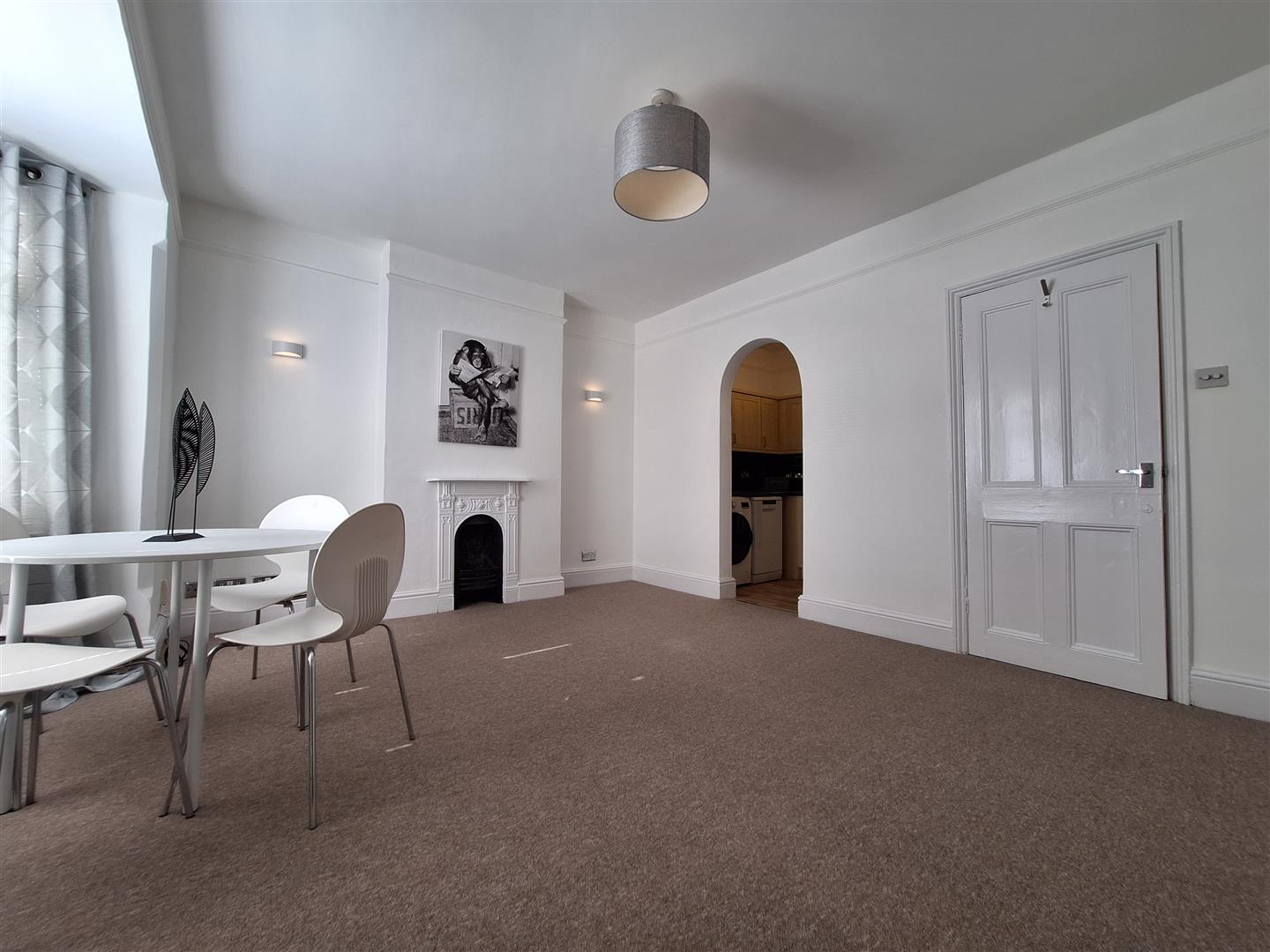 Flat Vastern Road in Reading