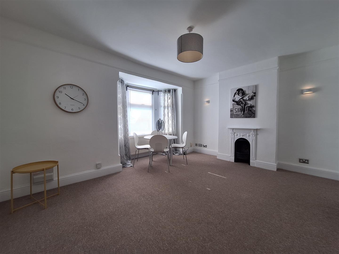 Flat Vastern Road in Reading