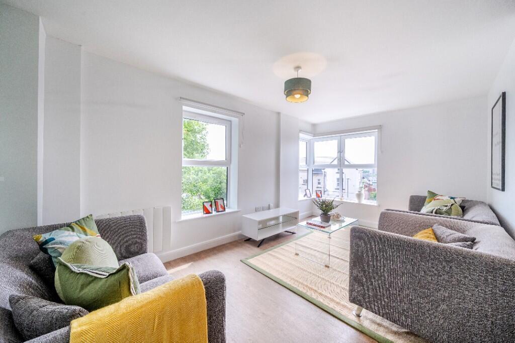 Flat Grant Road in Greater London