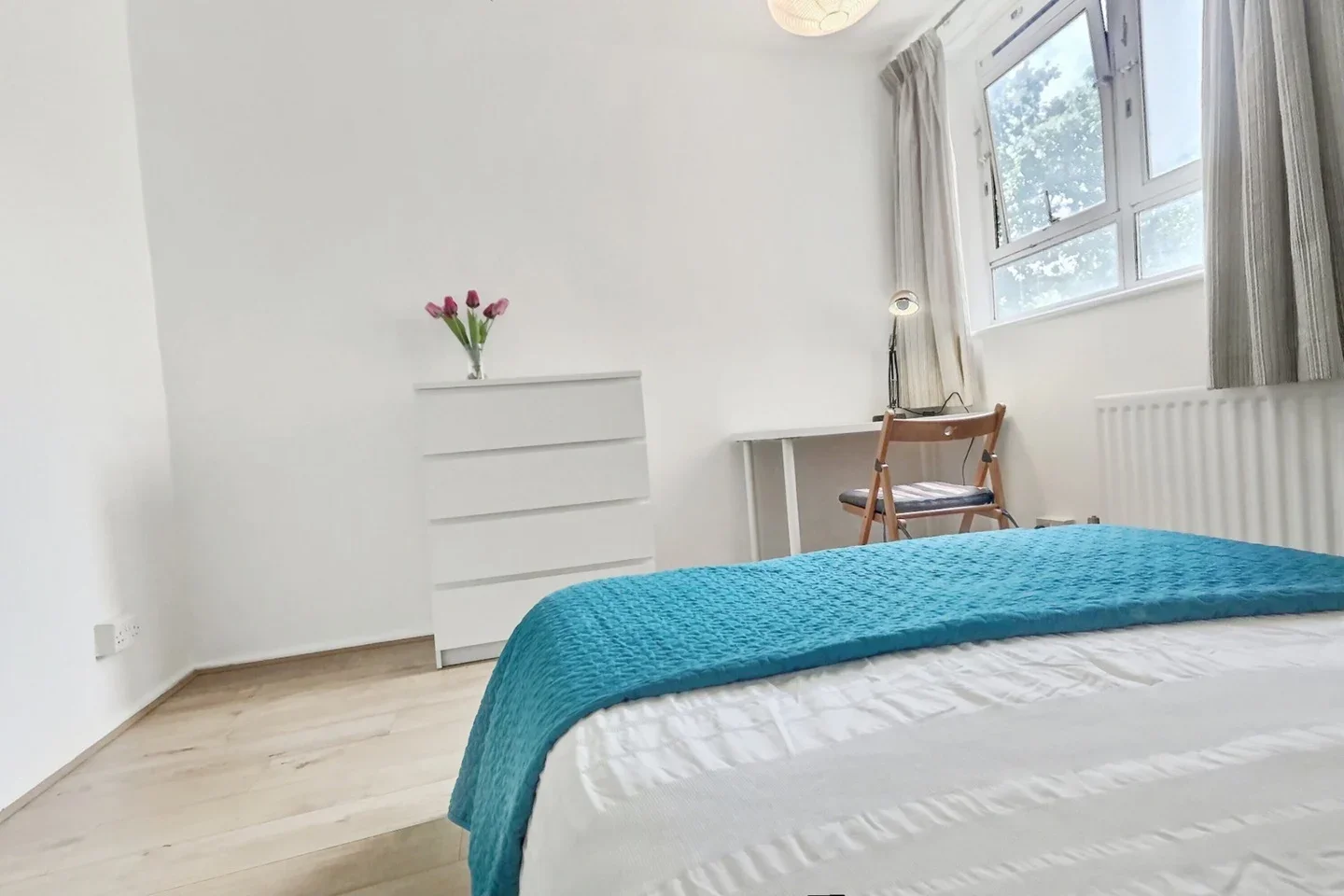 Room Keevil Drive in Greater London