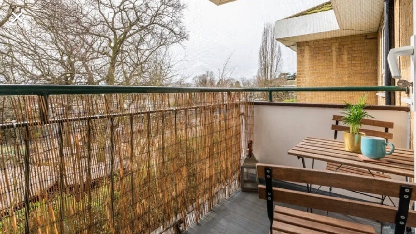Room Keevil Drive in Greater London