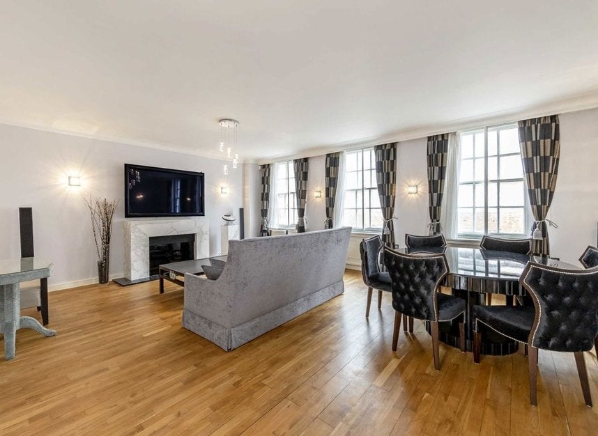 Flat Grosvenor Square in City of Westminster