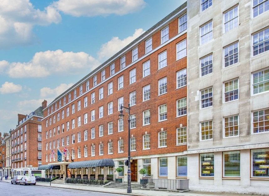 Flat Grosvenor Square in City of Westminster
