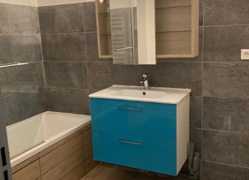 Appartement Allée Jacques Taulelle à Nîmes