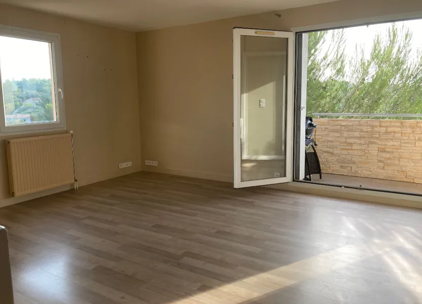 Appartement Allée Jacques Taulelle à Nîmes