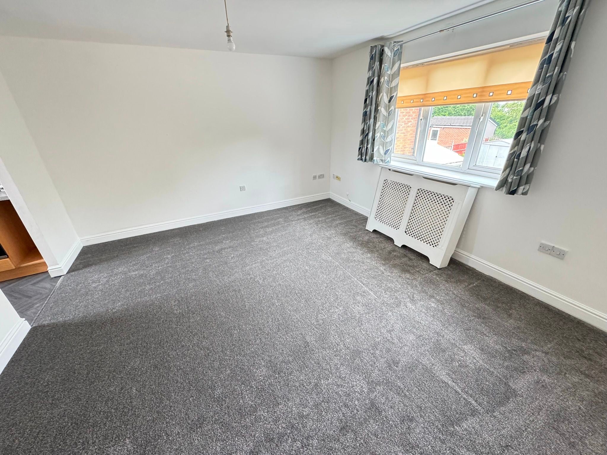 Flat Ampleforth Drive in Willenhall