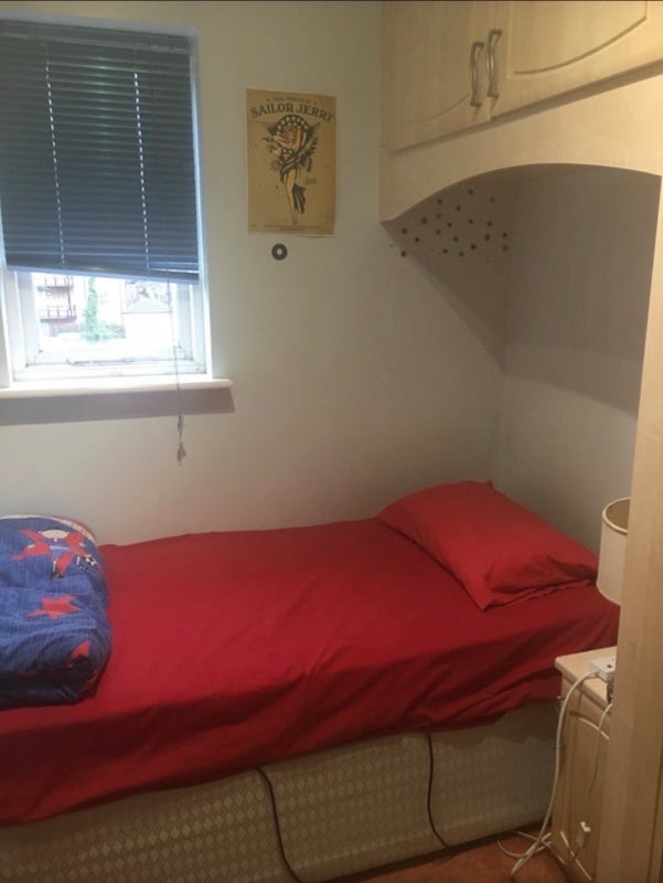 Room Coverdale Road in Greater London