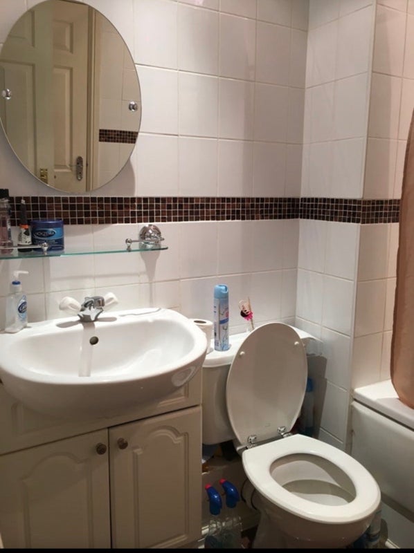 Room Coverdale Road in Greater London