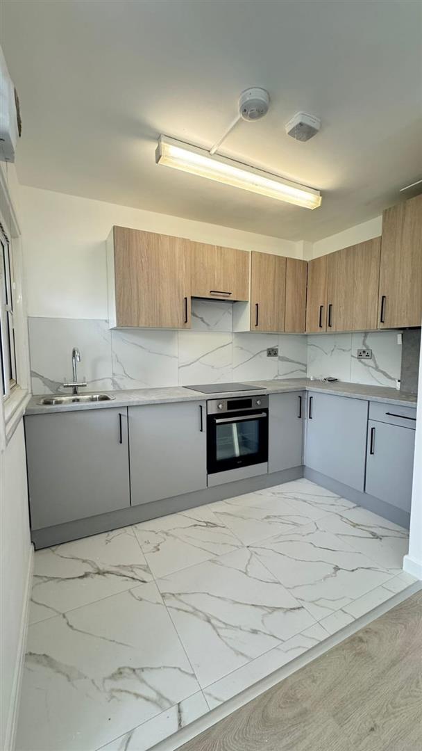 Flat Aycliffe Road in Greater London