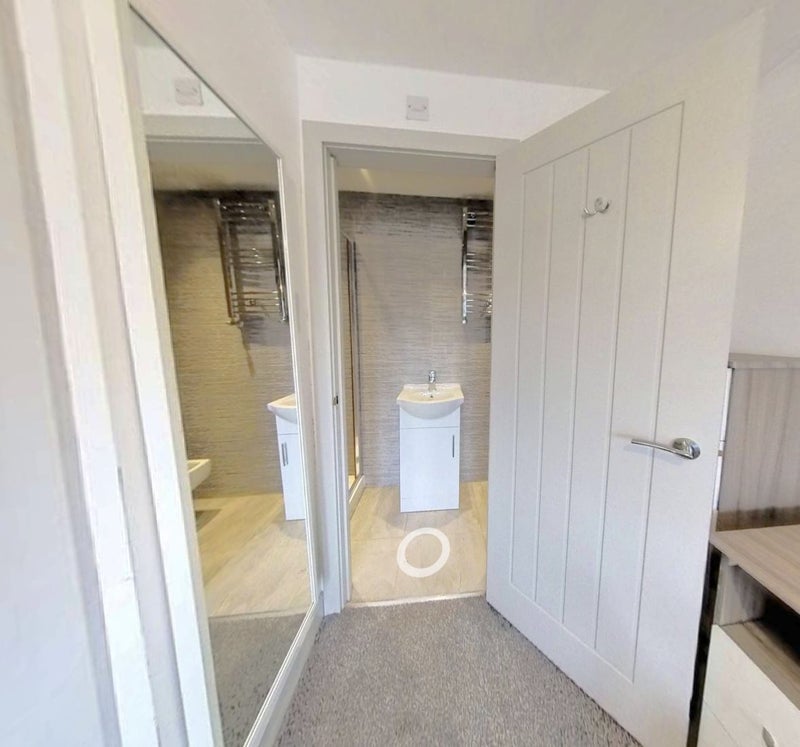 Room Heeley Road in Birmingham