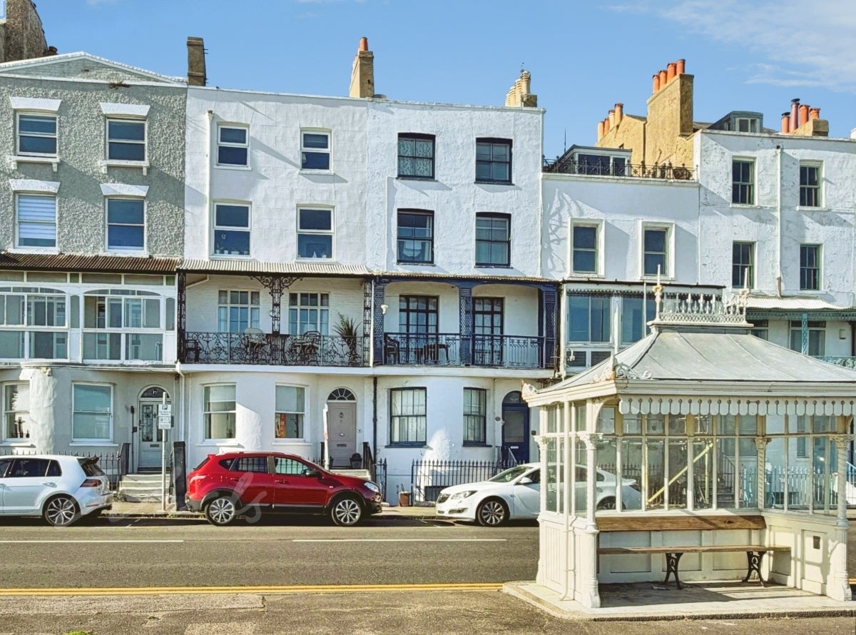 Flat Paragon in Thanet