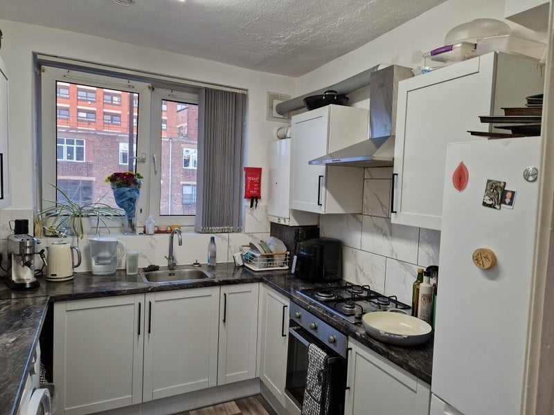 Room Ellsworth Street in Greater London