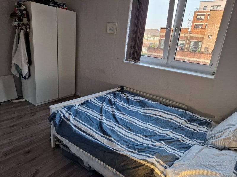 Room Ellsworth Street in Greater London