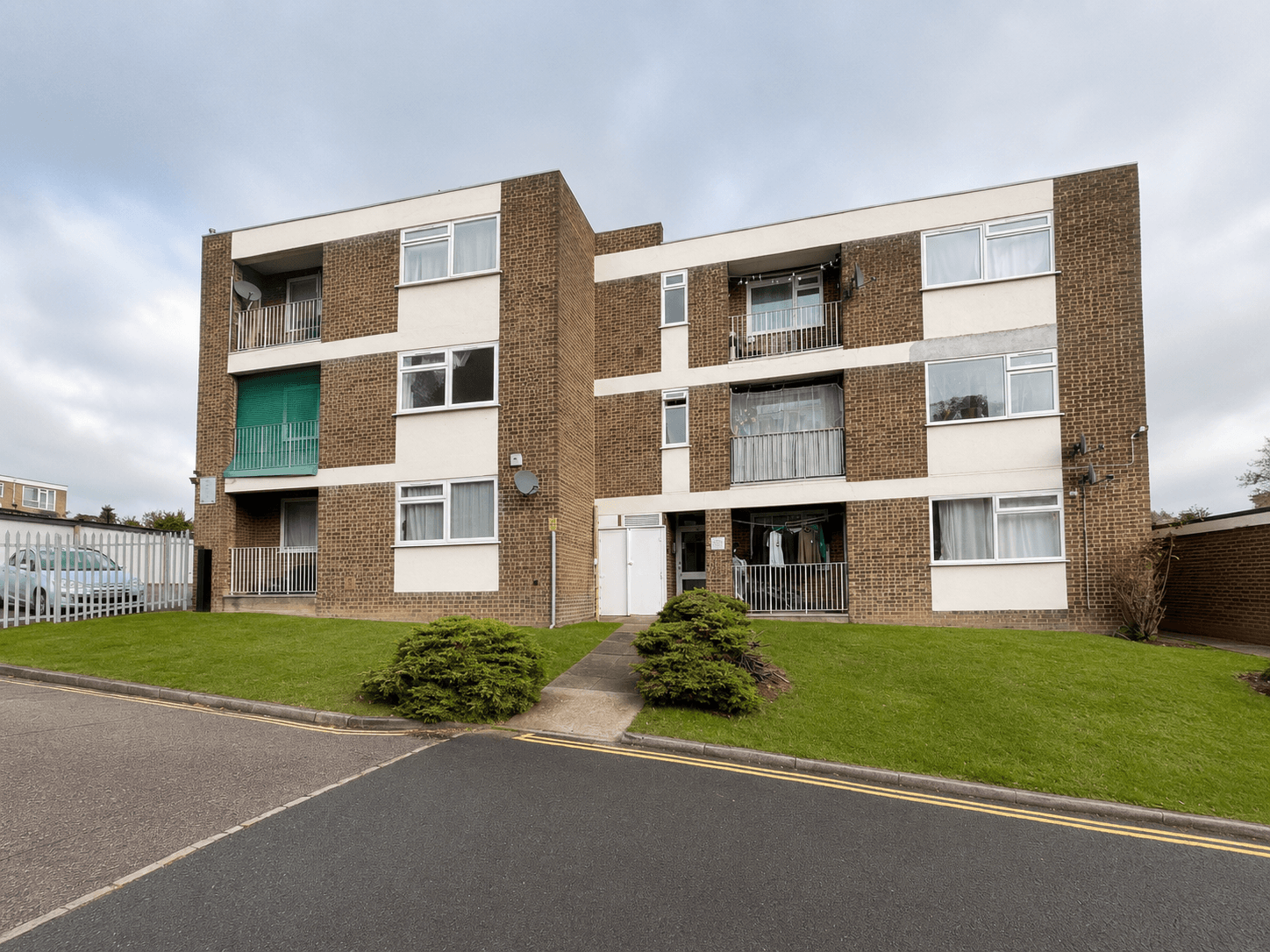 Flat Atherton Heights in Greater London