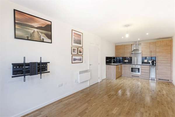 Flat Alexandria Road in Greater London