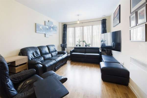 Flat Alexandria Road in Greater London