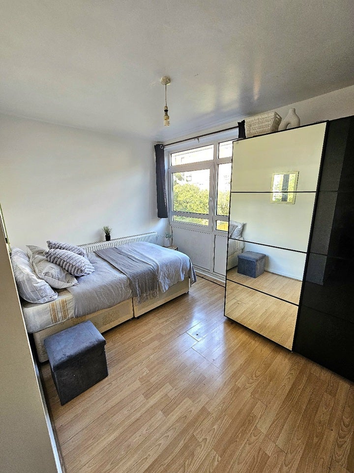 Room Brock Place in Greater London