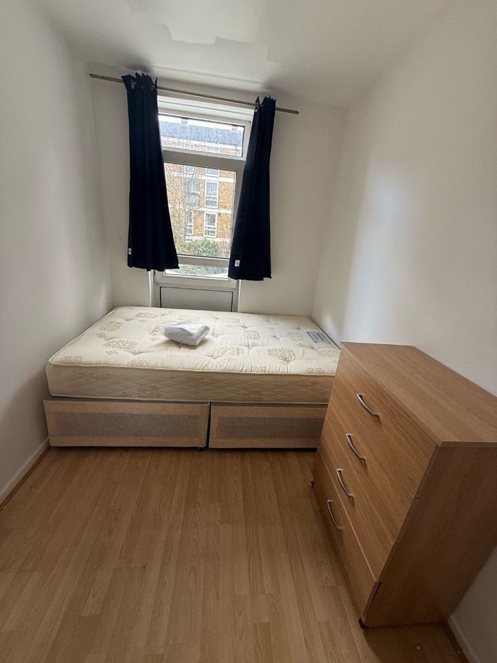 Room Brock Place in Greater London