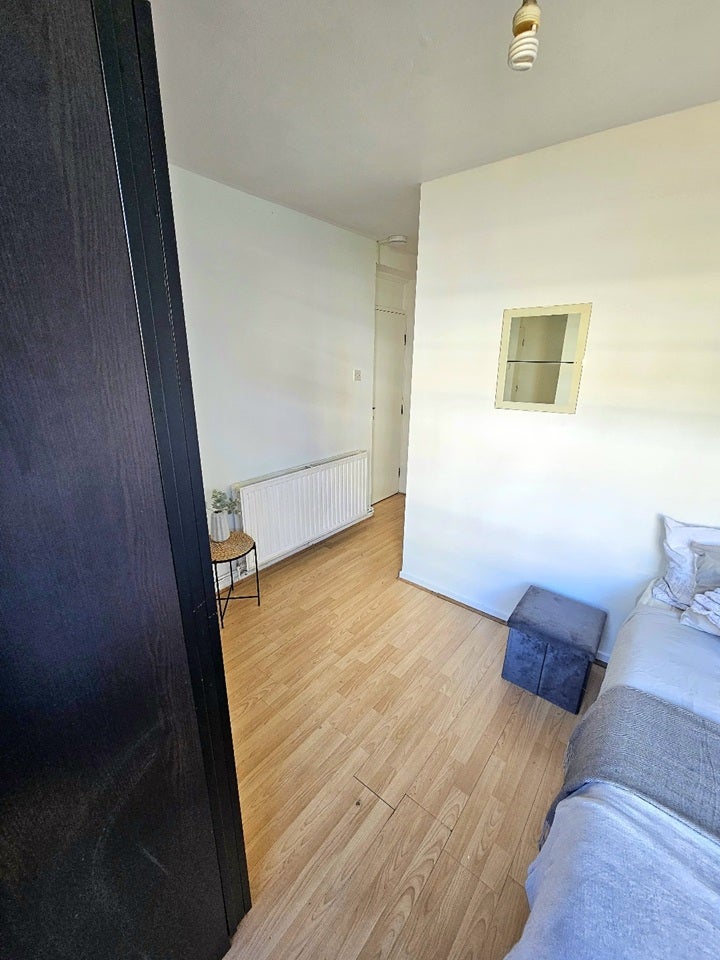 Room Brock Place in Greater London