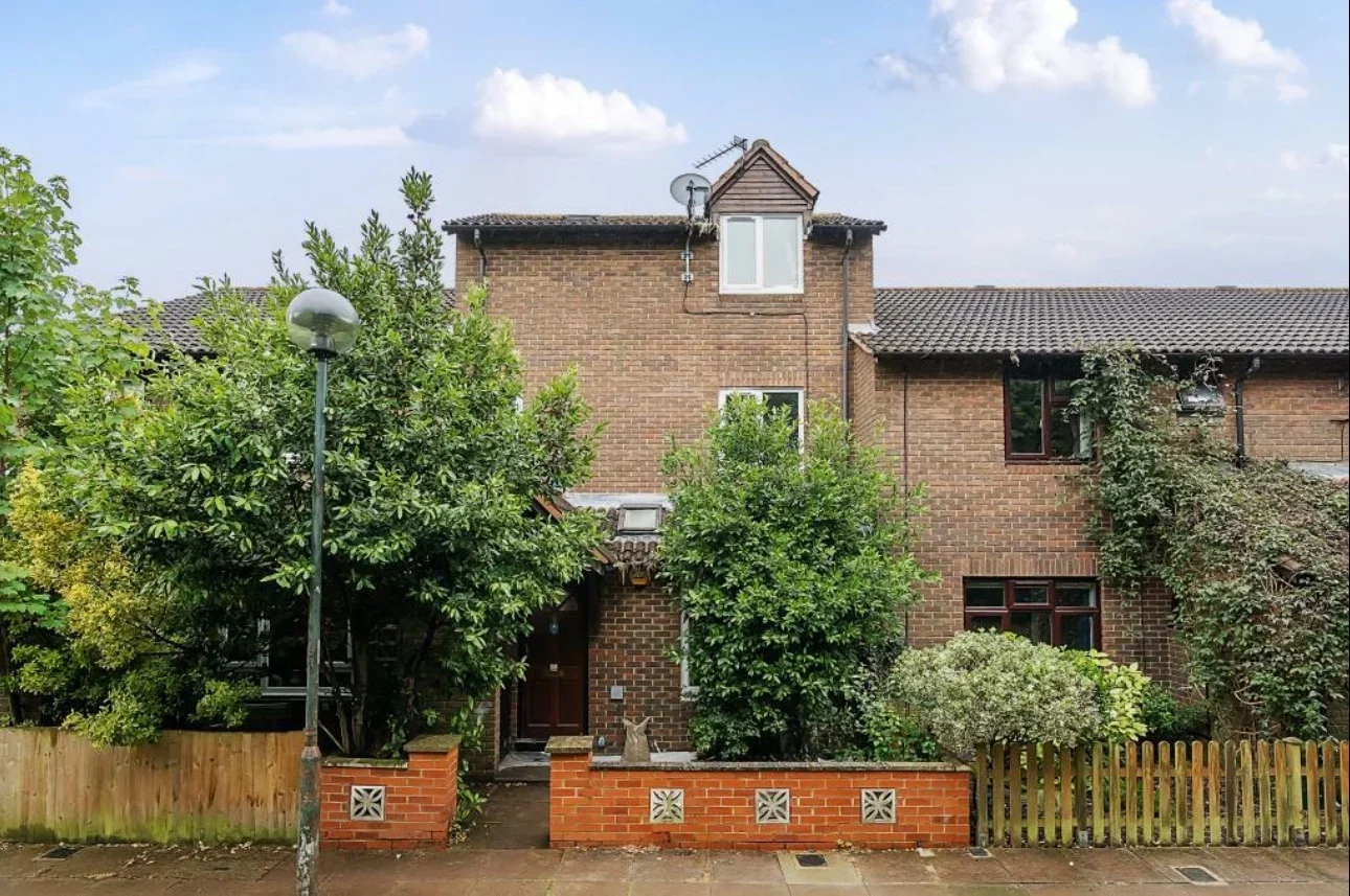 Room Starling Walk in Greater London