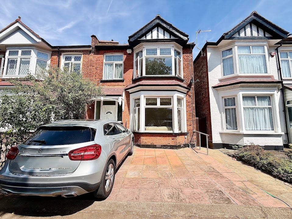 House Pinner Road in Greater London